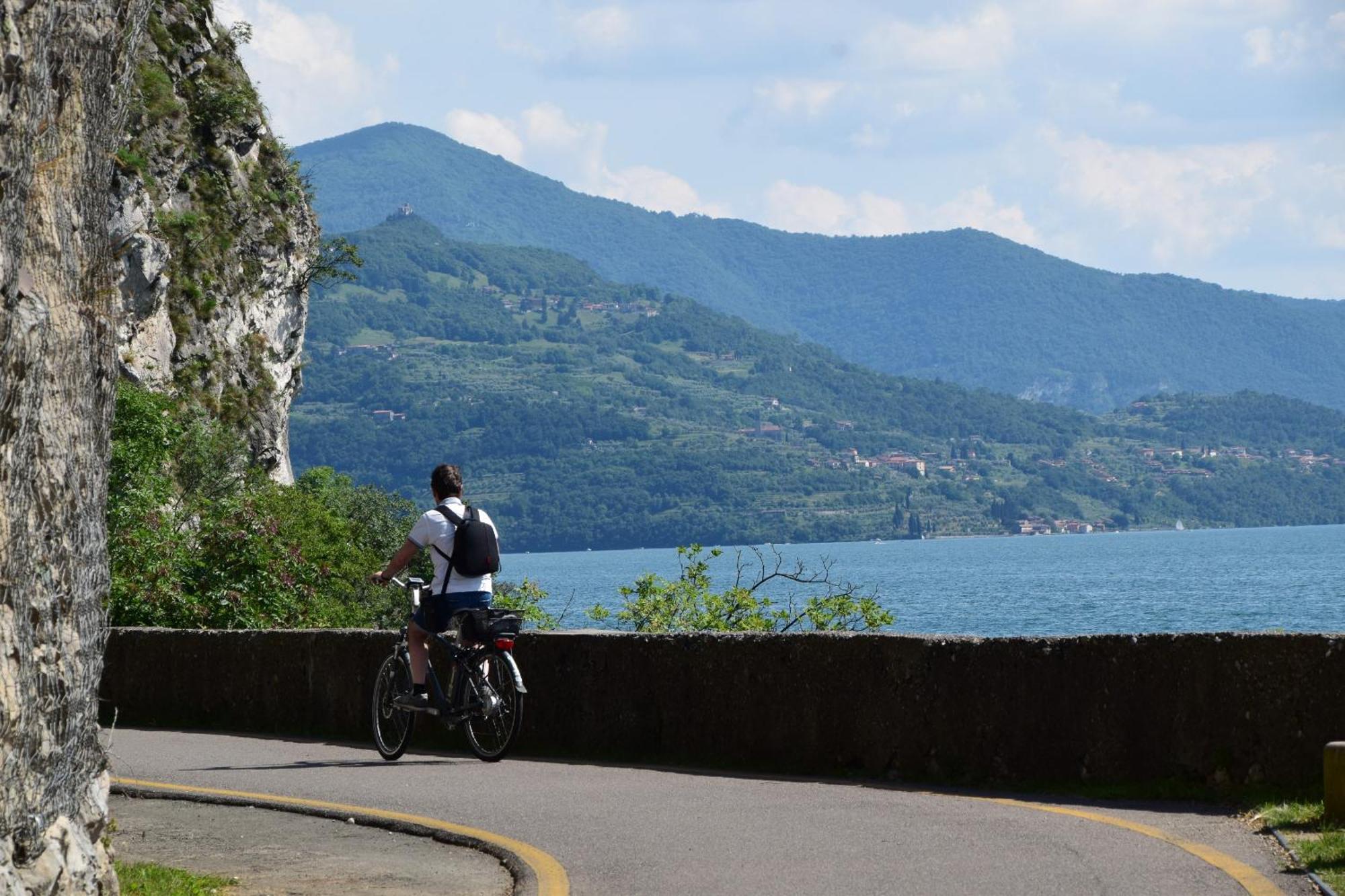 Angelo&Mari Mountain Lake Iseo Hospitality Marone Esterno foto